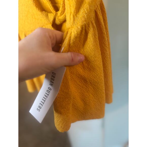 URBAN OUTFITTERS Women's Marigold Cutout Babydoll TANK Large NEW - Picture 4 of 7